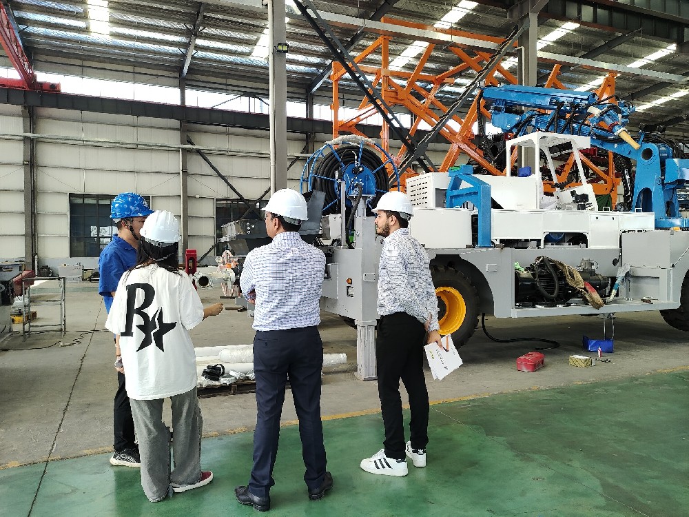 2025年7月印度客戶到訪焦作泰鑫機械廠區(qū)